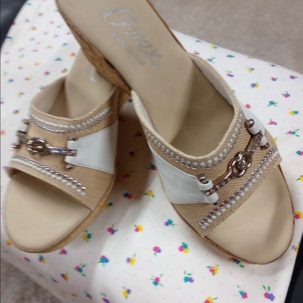 ONEX like new size 9 wedges